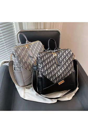 Rucsac Damă / Geantă De Umăr Bonluo Negru Cu Model Litere Din Imitație De Piele Dimensiuni 32*25*14 cm